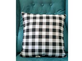 Perna decorativa BUMBACEL Gray and black columns, 45x45 cm