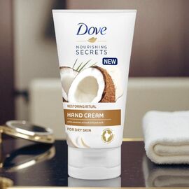 Крем для рук Dove с кокосовым маслом и миндальным молоком 75 мл