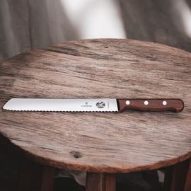 Кухонный нож VICTORINOX Rosewood Bread 5.1630.21G