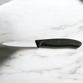 Нож VICTORINOX Swiss Classic, paring, wavy, pointer tip, black, 8 см,6.7633