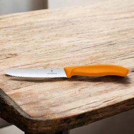 Нож VICTORINOX Tomatto Swiss Classic, wavy, orange, 11 cм, 6.7836.L119