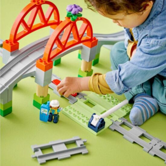 Конструктор LEGO Duplo 10426 "Дополнение Железнодорожный мост и пути", 42 детали, изображение 6