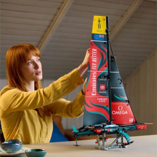 Конструктор LEGO Technic 42173 "Яхта AC75 команды Emirates в Новой Зеландии", 962 детали, изображение 5