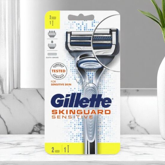 Aparat de ras GILLETTE Skinguard Sensitive cu 2 rezerve
